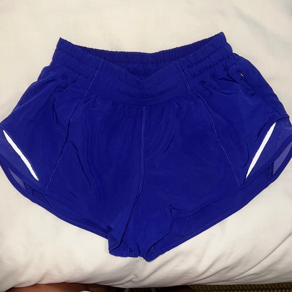 Lululemon Hotty Hot 2.5 in shorts!
